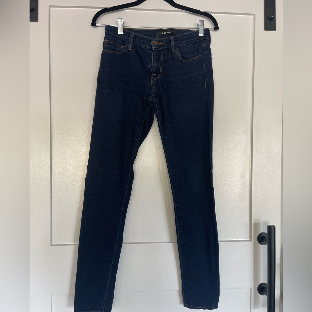 J Brand women’s “skinny leg” jeans in indigo size 25